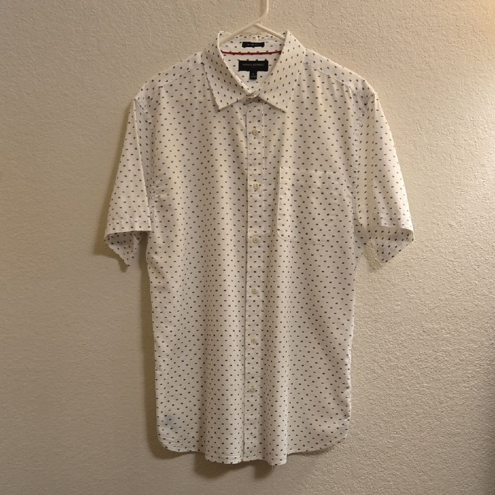 Banana Republic Casual Button Down Shirt - White - Large